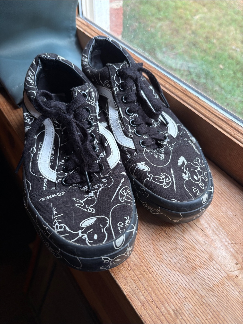 Snoopy comic Vans